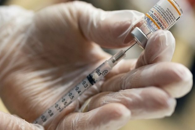 'Three doses of Pfizer-BioNTech COVID-19 vaccine neutralizes Omicron variant'