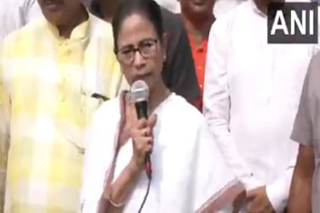Bengal CM Mamata Banerjee visits Lord Jagannath temple in Digha