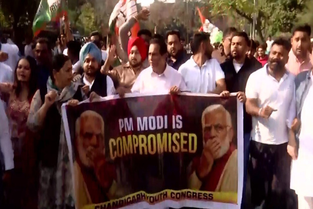 Chandigarh: Youth Congress members protest against PM Modi; police uses water cannon