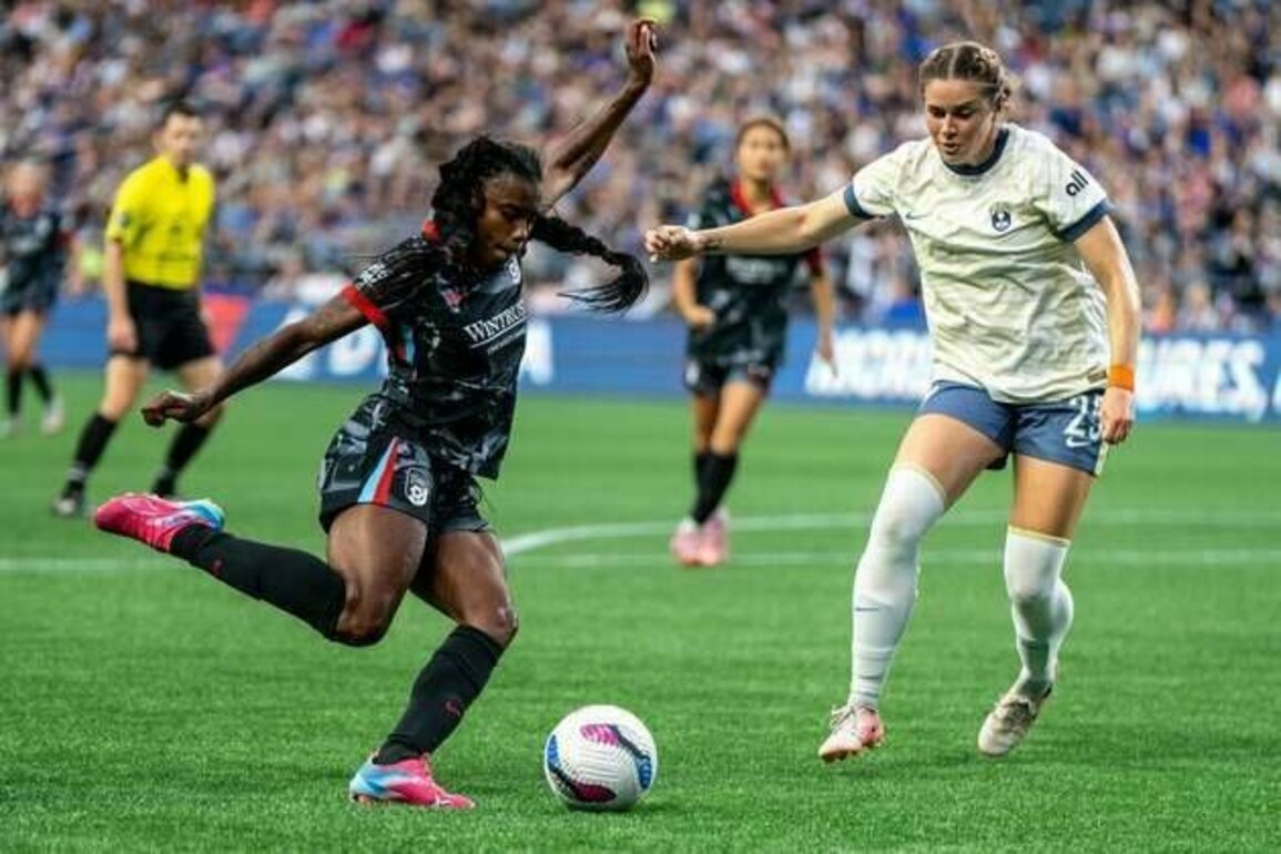 Goalie's late goal lifts Stars to stunning draw with Reign