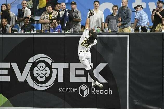 Tyler Stephenson's 9th-inning homer powers Reds past Padres