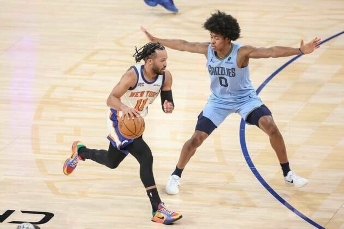 Knicks' latest scoring outburst denies Grizzlies comeback