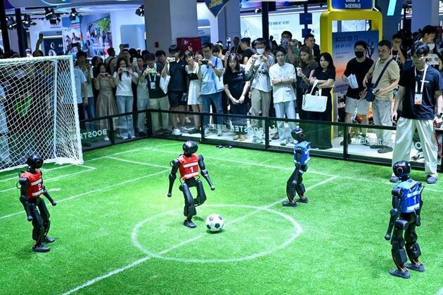 Technology | 2026 World AI Conference showcases robots in E China's Shanghai