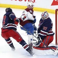 Connor Hellebuyck, Jets get crucial win vs. NHL-best Avs