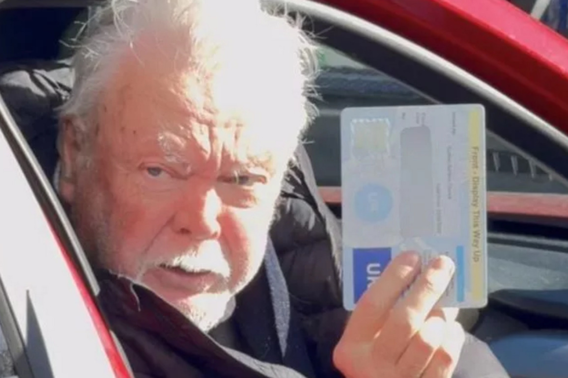 Man slapped with parking ticket by Edinburgh warden while helping disabled pensioner