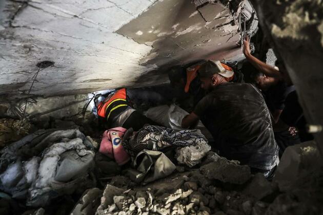 Letter from Mideast: "I fear not death, but dying unseen" -- Gaza journalists as witnesses, targets