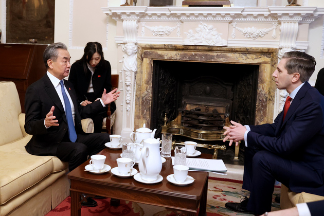 IRELAND-DUBLIN-CHINA-WANG YI-HARRIS-TALKS