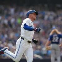 Blue Jays beating up on Rangers, go for series sweep