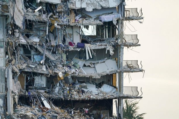 Lawyers: Nearly $1 Billion Tentative Settlement in Condo Collapse