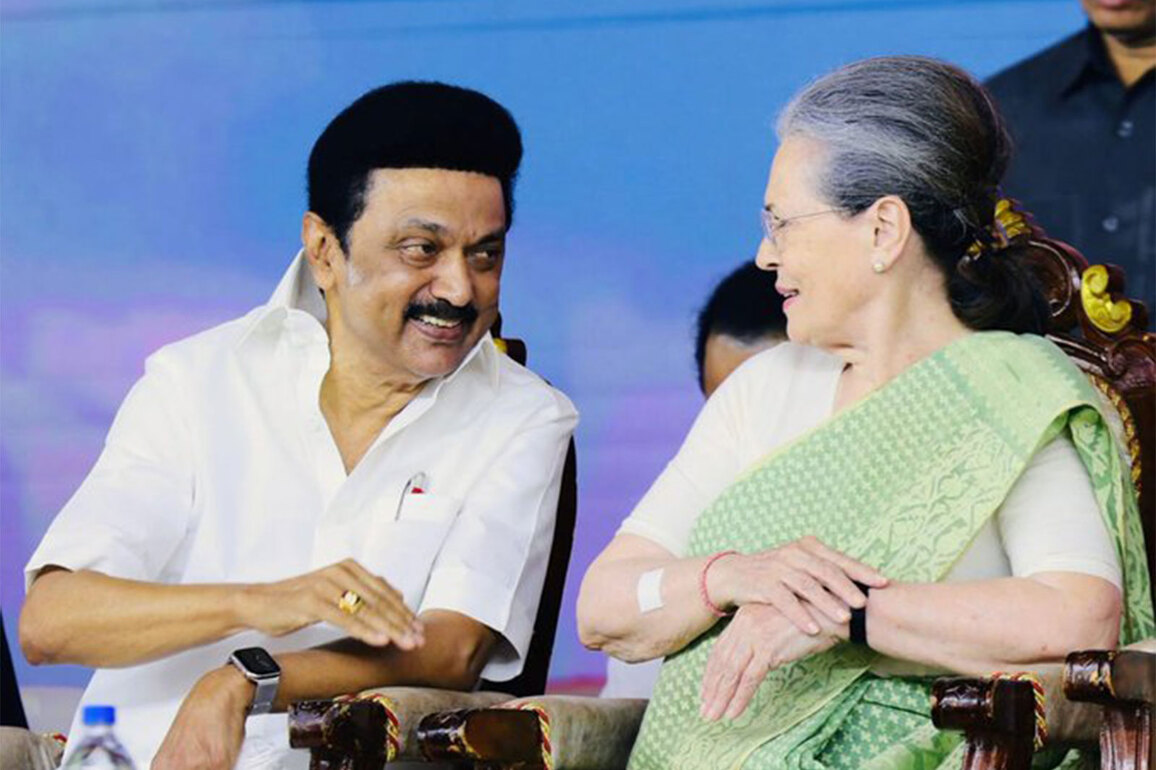 MK Stalin extends birthday wishes to Sonia Gandhi, praises her 'sacrifice' and 'selfless public journey'