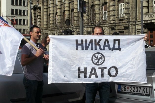 US asks Serbs to &#039;set aside grievances over bombings