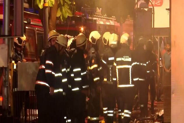 Maharashtra: Fire erupts at two-story Bata showroom in Mumbai