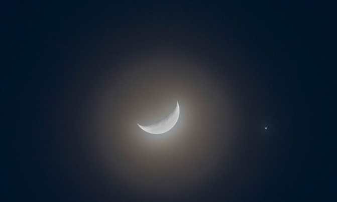 SpaceX to send two tourists around Moon in 2018 SpaceX to send two tourists around Moon in 2018