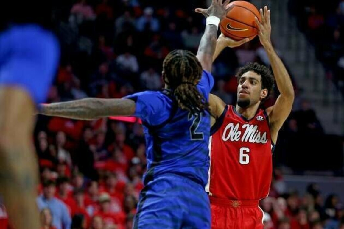 Ilias Kamardine puts up 26 points as Ole Miss edges Memphis