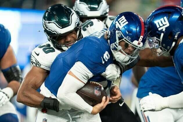 Giants, Brian Daboll fined for interrupting Jaxson Dart concussion exam