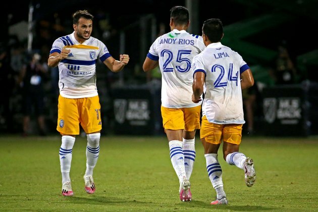 Quakes stun Whitecaps with late rally