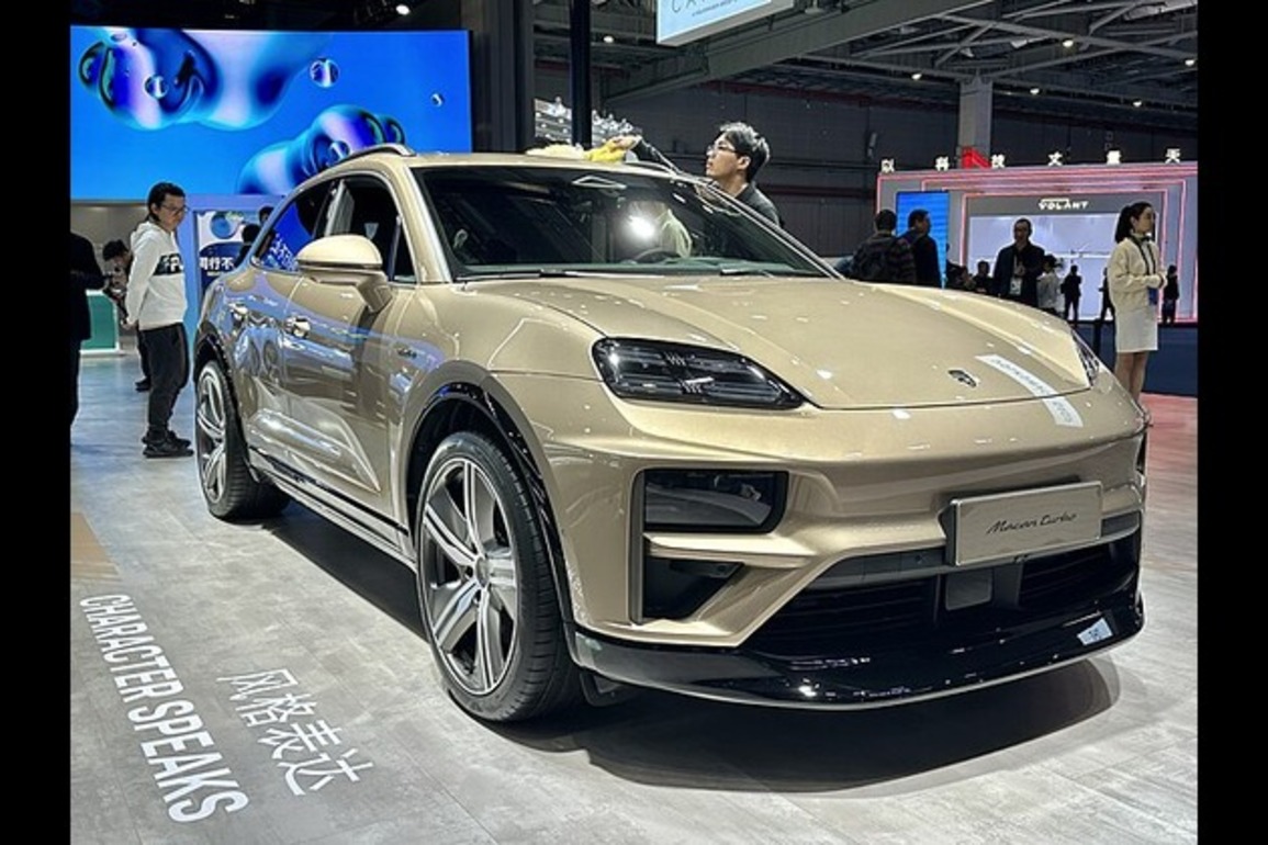 Porsche sees weaker demand, China slump drags global sales