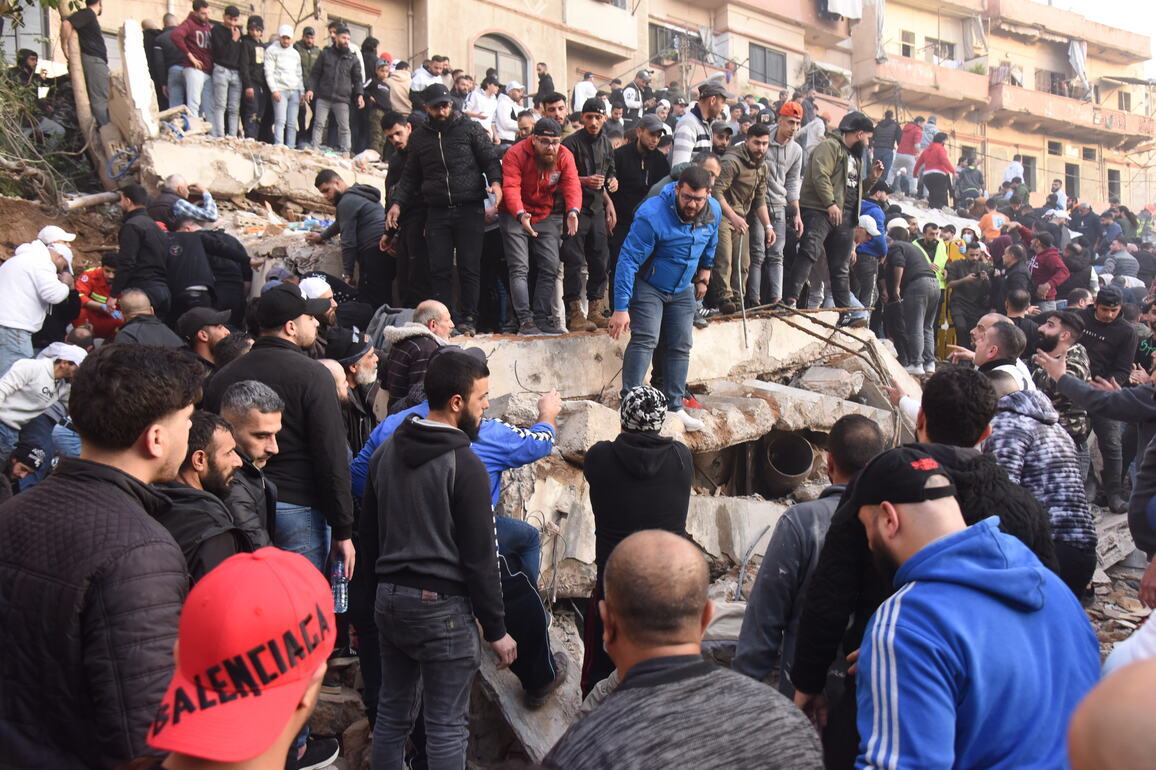 (SpotNews)LEBANON-TRIPOLI-BUILDING COLLAPSE