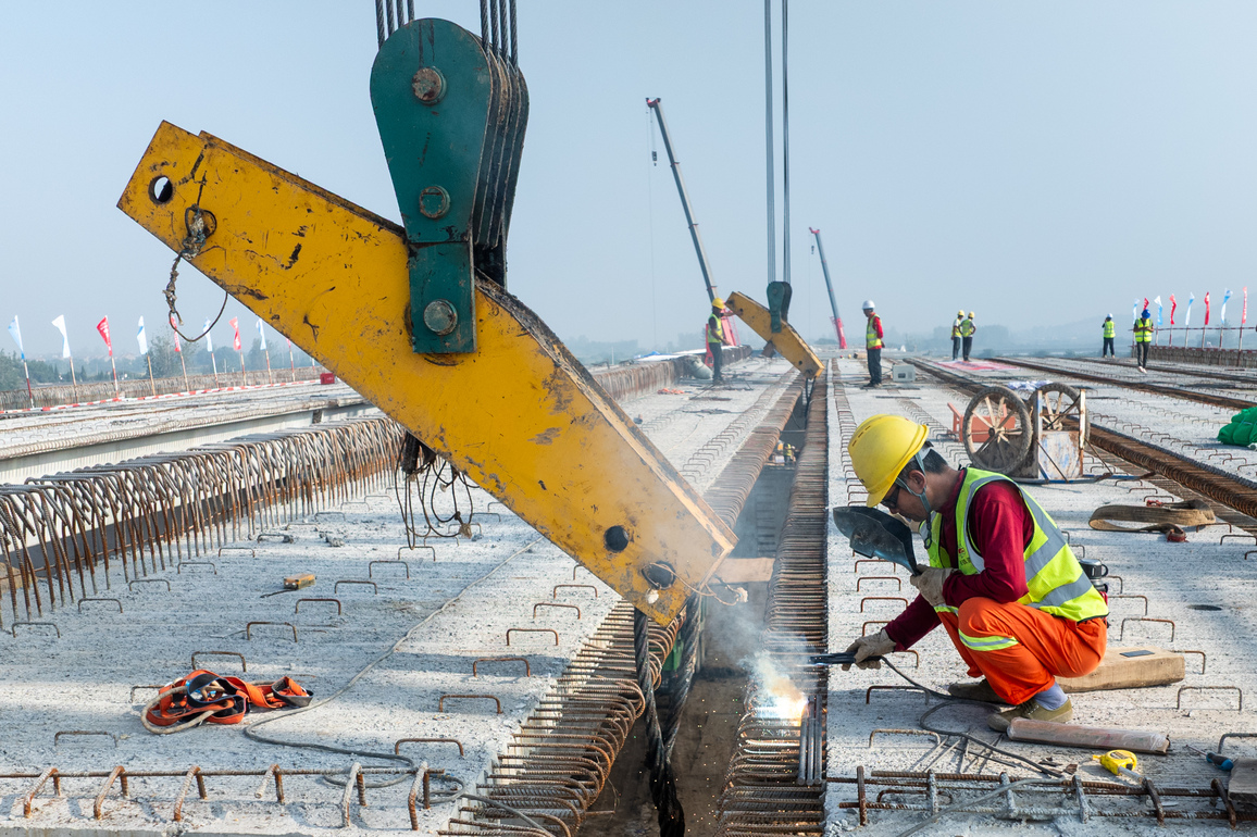 CHINA-NATIONAL DAY-HOLIDAY-WORKERS (CN)