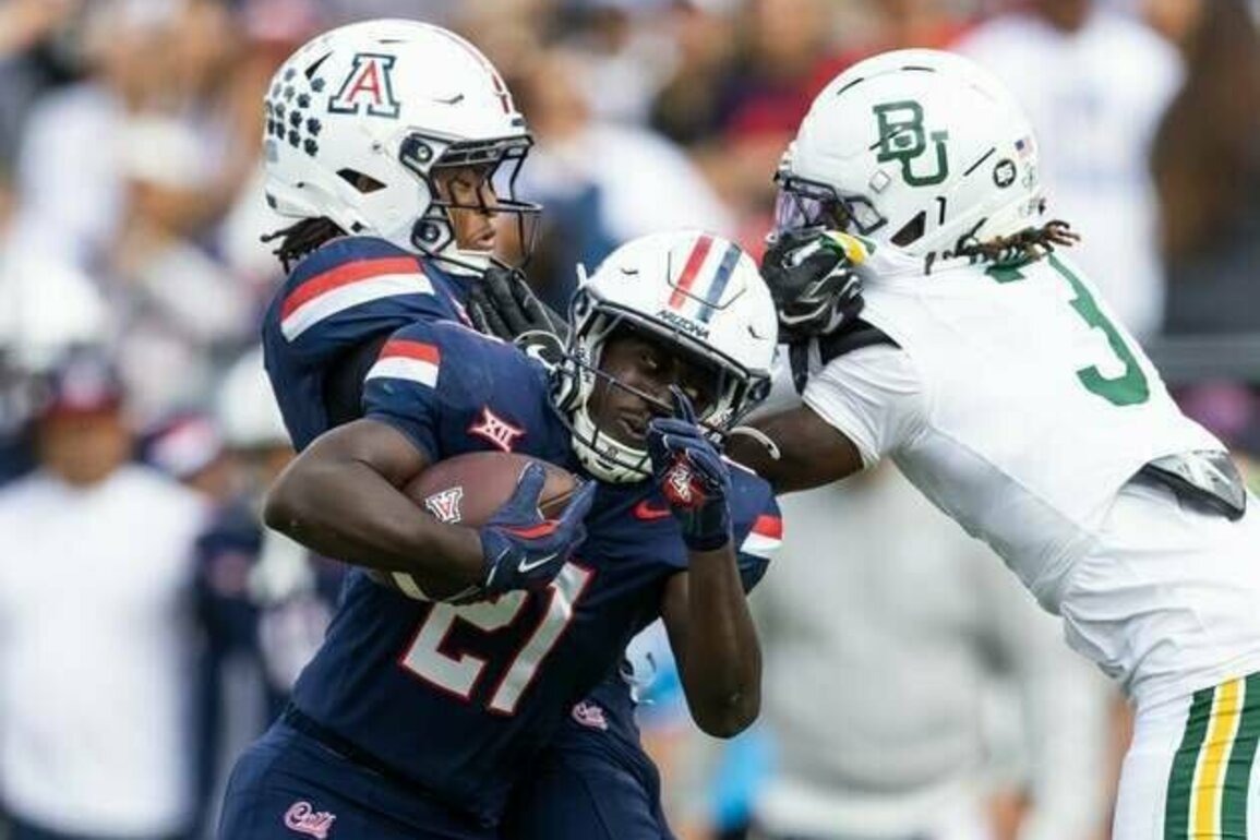 Kedrick Reescano helps Arizona knock off Baylor
