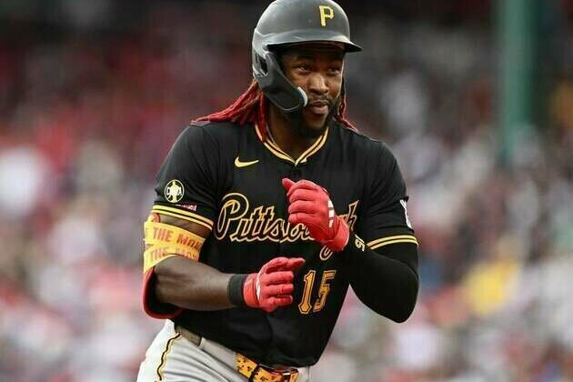 Pirates score combined 8 runs in 5th, 6th innings to topple Red Sox