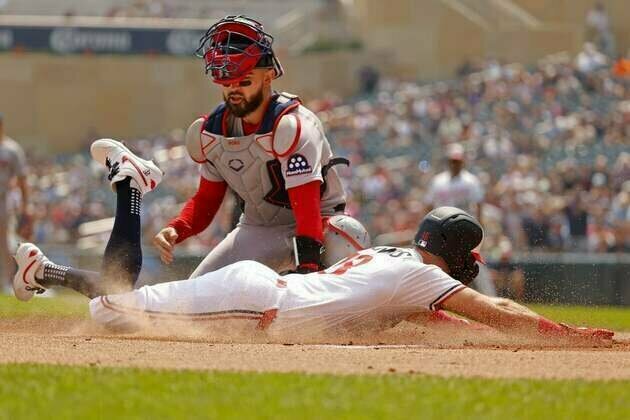 Red Sox bash four HRs in rout of Twins