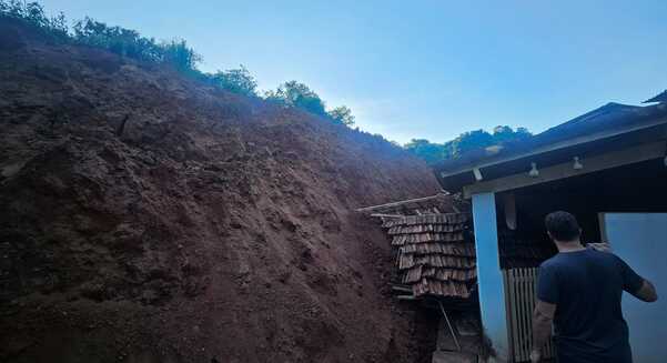 Rejeitos de minério no deslizamento da pilha Satinoco, da Jaguar, atingiram casa