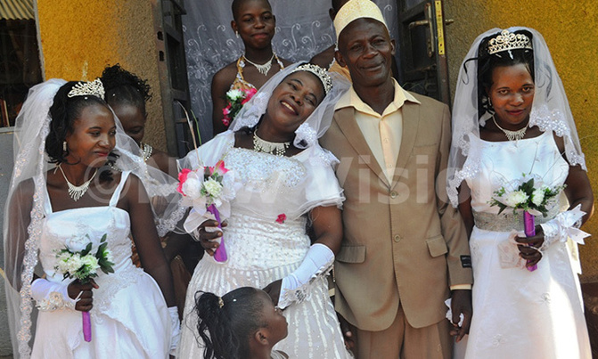 Man weds 3 wives at once, 2 are sisters Man weds 3 wives at once, 2 are sisters