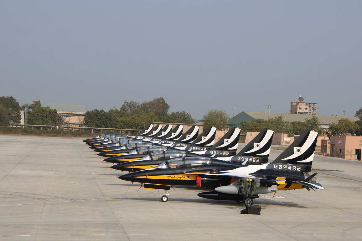 Indian Air Force aids South Korean Air Force contingent take transit halt at Jamnagar