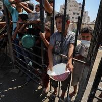 Mideast in Pictures: Long wait for food in starving Gaza