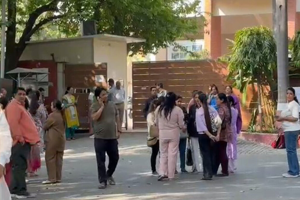 Bomb threats recieved at 4 Schools in Delhi; police, fire services on alert