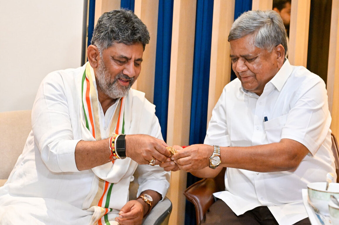 DK Shivakumar meets former CMs Jagadish Shettar, Sadananda Gowda in Bengaluru