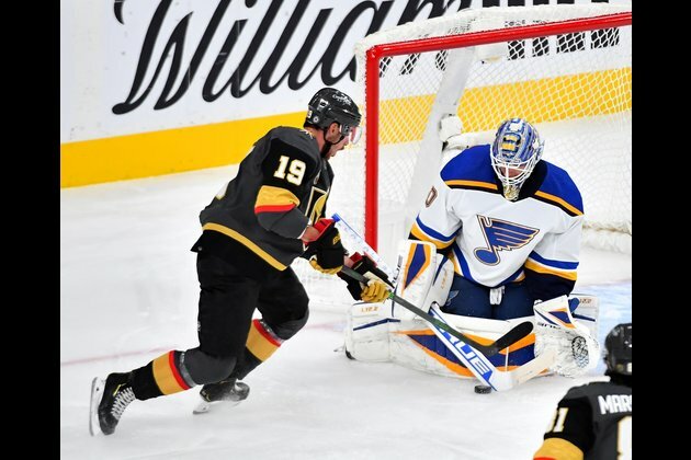 Jordan Binnington, Blues cap 3-0-0 trip with win at Vegas