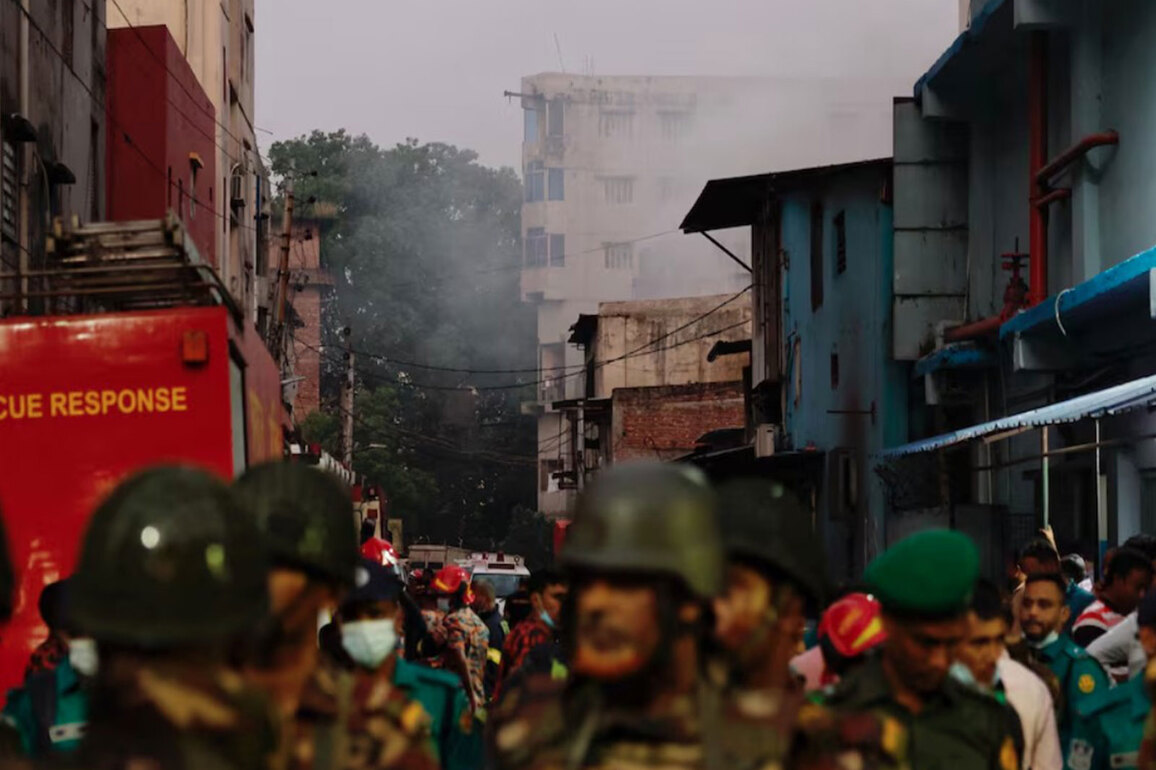 9 killed in fire at chemical godown and garment factory in Bangladesh