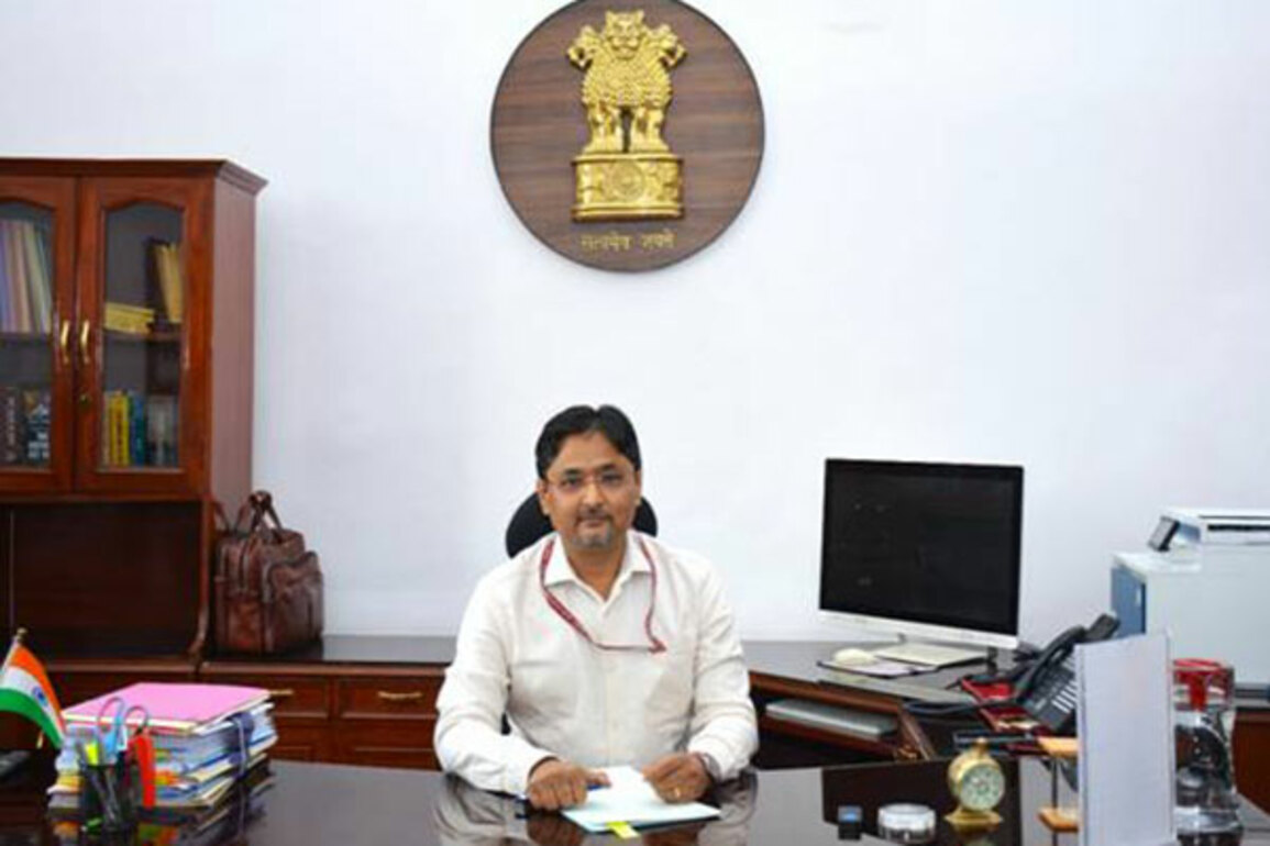 Arvind Shrivastava takes charge as Revenue Secretary of India