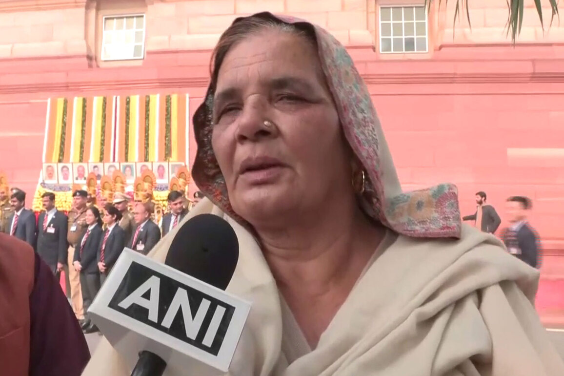 Family recalls sacrifice of security personnel during 2001 Parliament attack, says they are "very proud" of his bravery