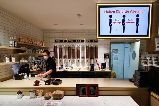 No more free coffee for Berlin&#039;s unvaxxed