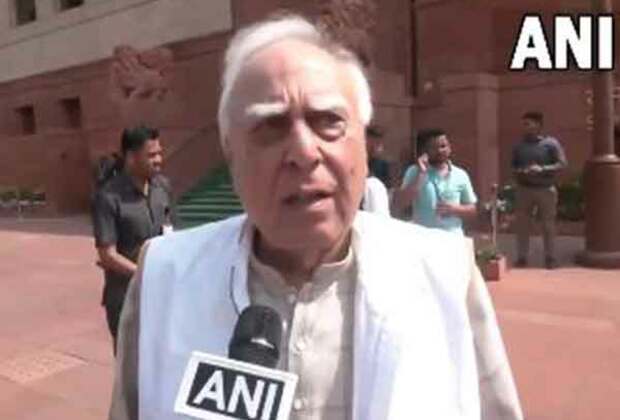 RS MP Kapil Sibal alleges "EC is in hands of government"