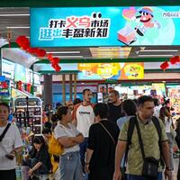 Surging export orders see "world's supermarket" ring Christmas in early