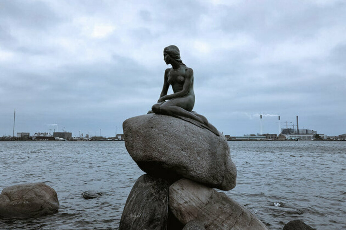 The Little Mermaid statue and her journey to China