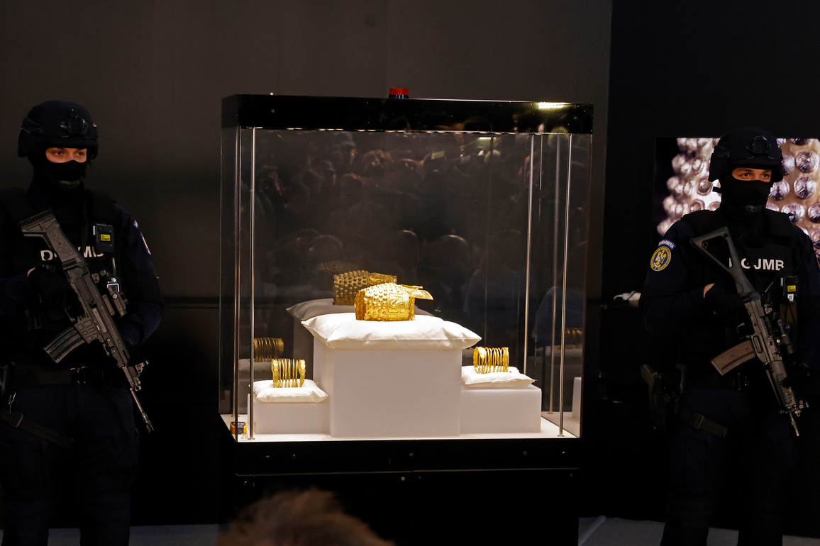 ROMANIA-BUCHAREST-DACIAN-ANCIENT TREASURE