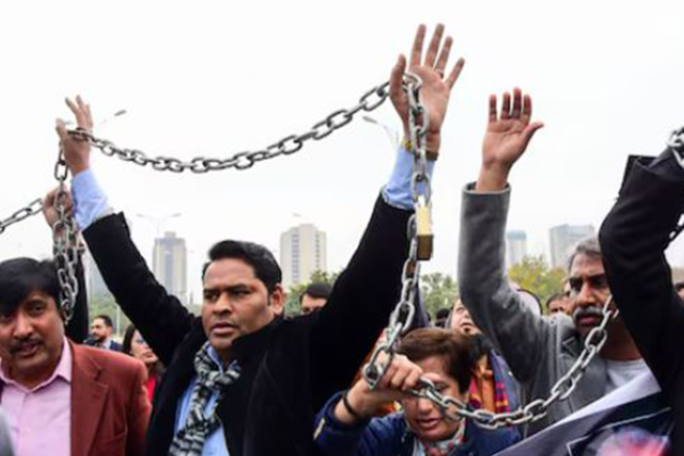 Press freedom under siege: Pakistan falls to 158th in global rankings