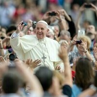Vatican: Francis stable, out of imminent danger of death