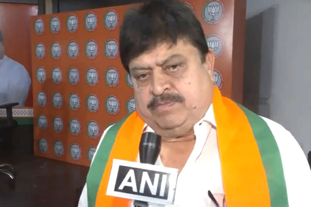 "Congress govt just buying time to not take action": Telangana BJP chief on phone tapping case