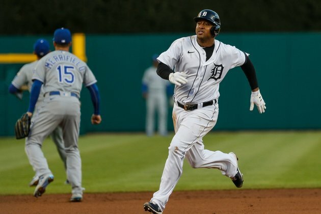Tigers blow huge lead, walk off with win over Royals