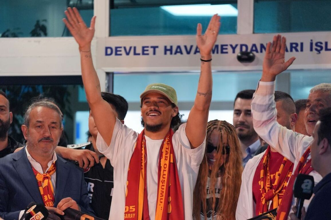 Galatasaray sign Leroy San from Bayern Munich on free transfer - ESPN