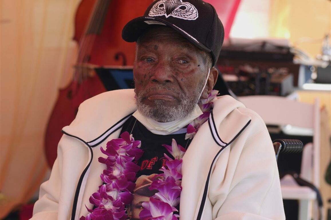 Joe Harris, believed to be the oldest surviving WWII paratrooper, dies at 108
