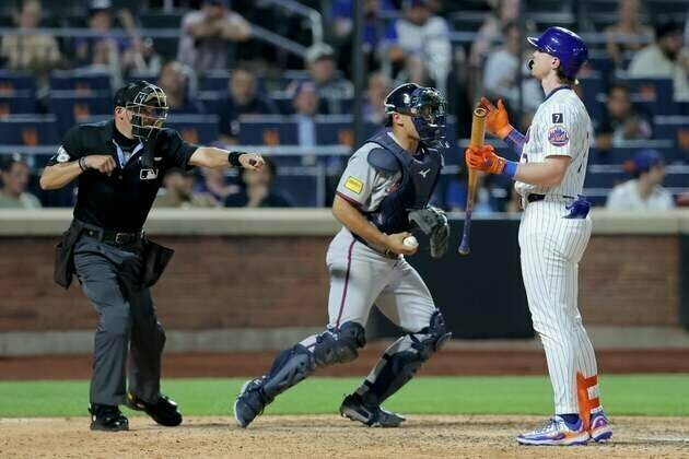 Braves bid to continue dominance of struggling Mets