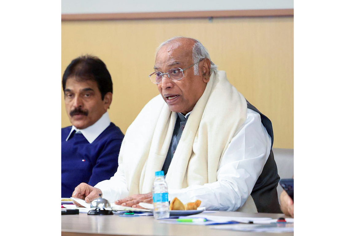 Congress President Kharge extends Christmas greetings, urges unity and love