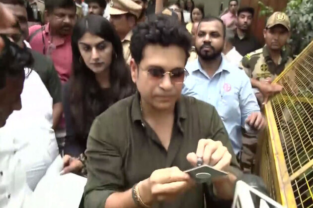 Sachin Tendulkar celebrates 53rd birthday in Mumbai; clicks selfies, signs autographs for fans